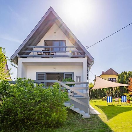 Madarasz 5 Deluxe Vendeghaz Villa Balatonalmádi Екстериор снимка